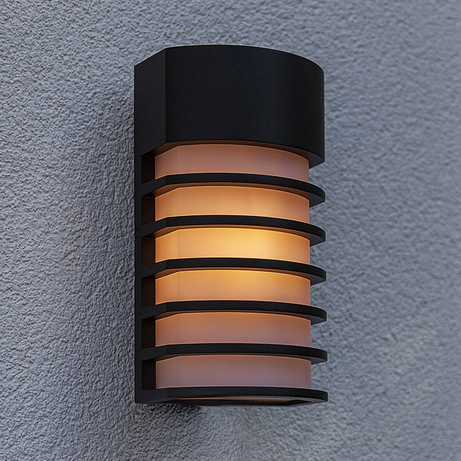 Applique da esterno Fulton con design a lamelle