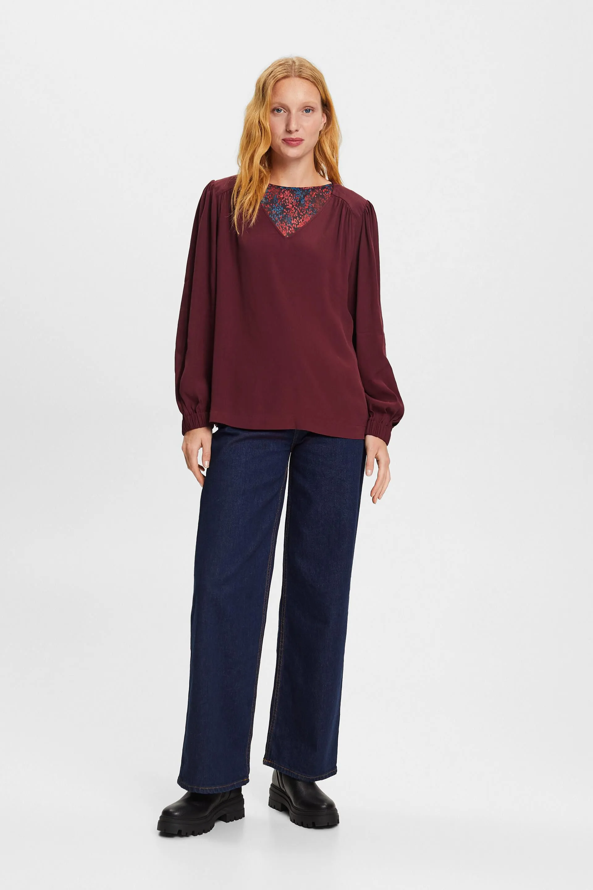 Blusa in chiffon con scollo a V