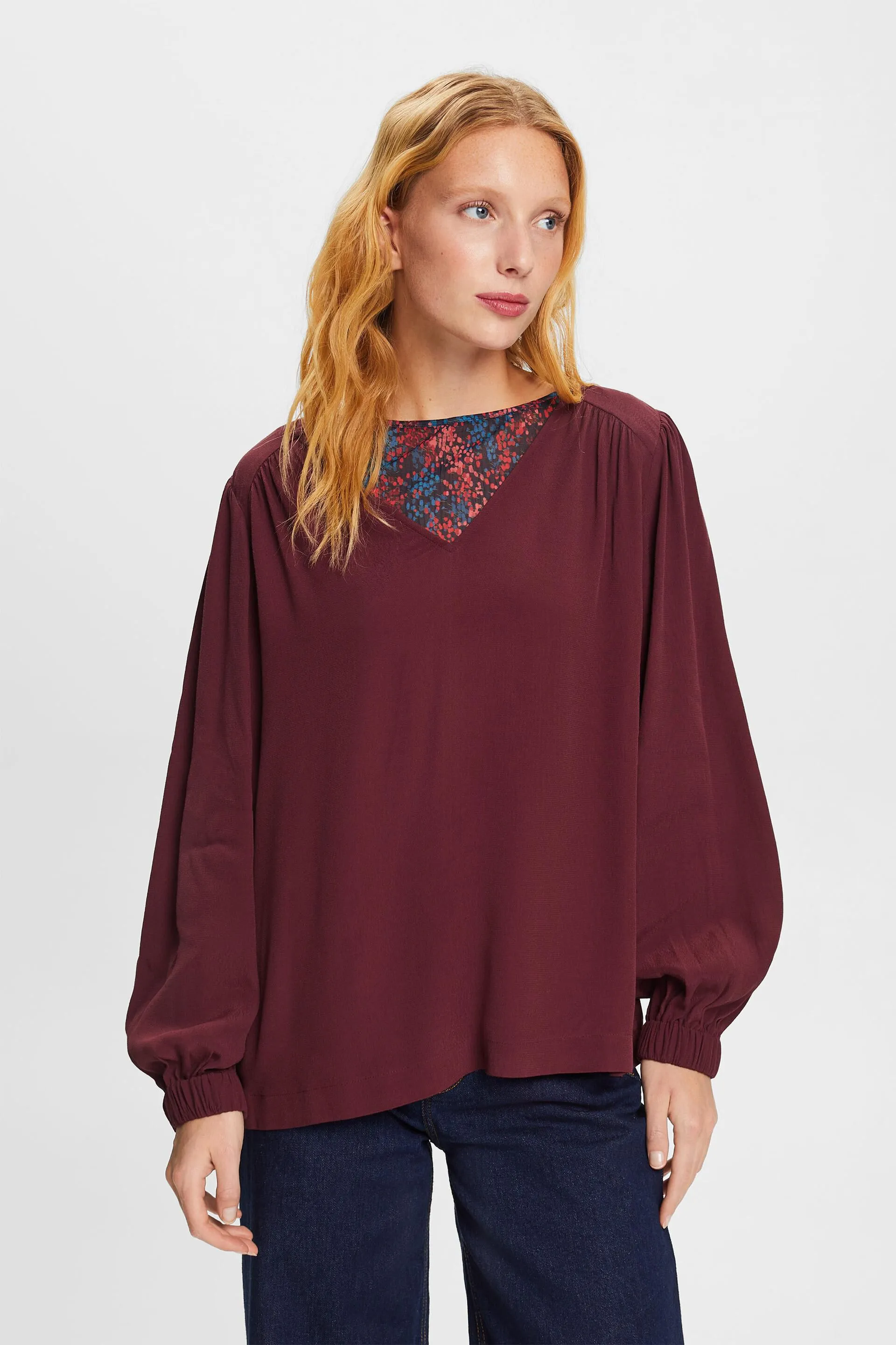 Blusa in chiffon con scollo a V