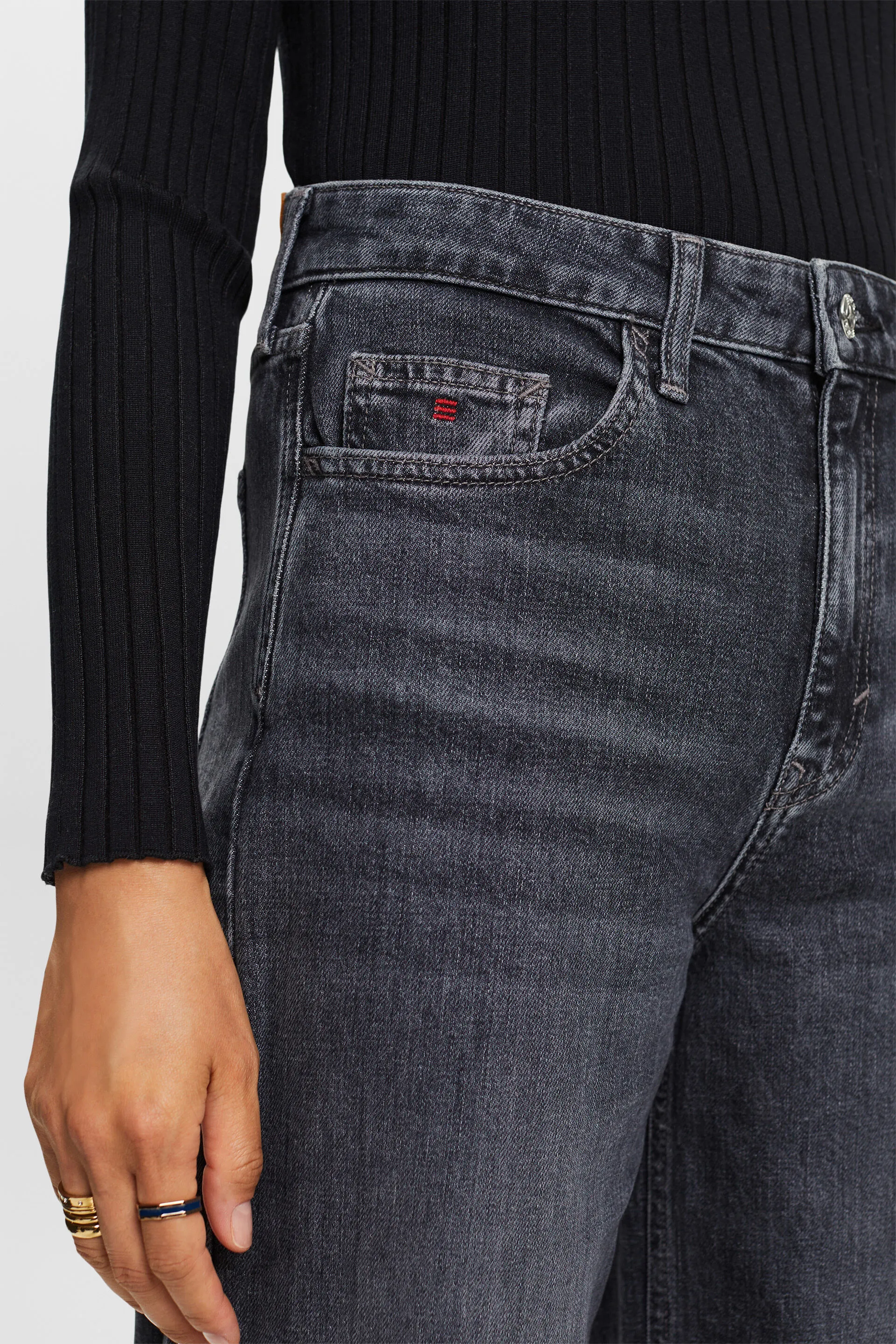 Jeans a vita alta con gamba larga