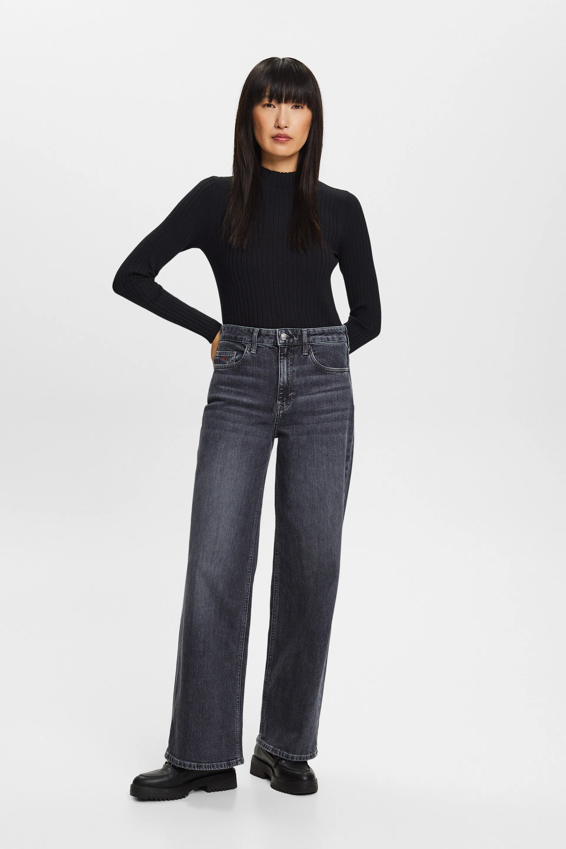 Jeans a vita alta con gamba larga
