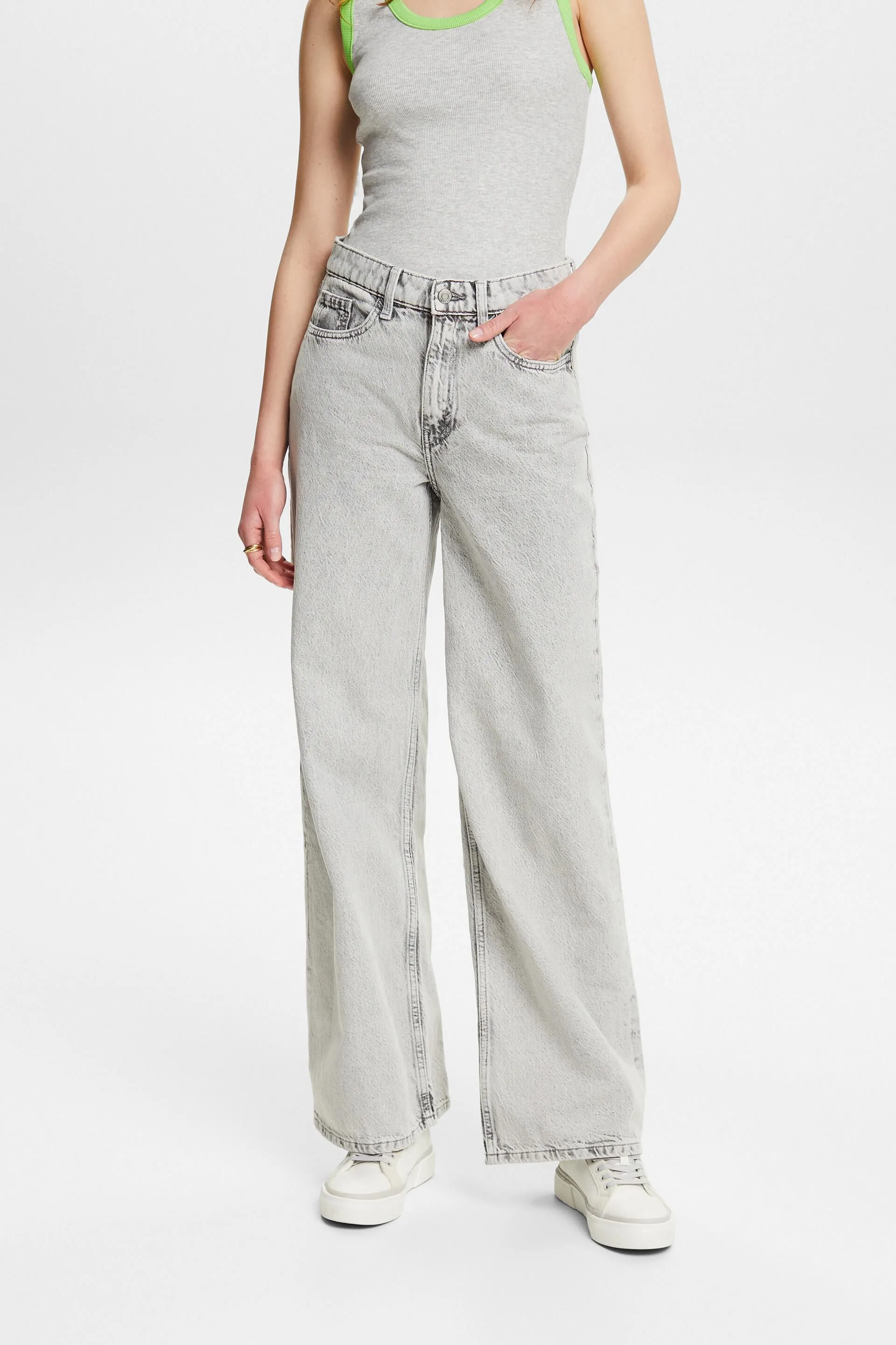 Jeans retrò a vita alta con gamba larga