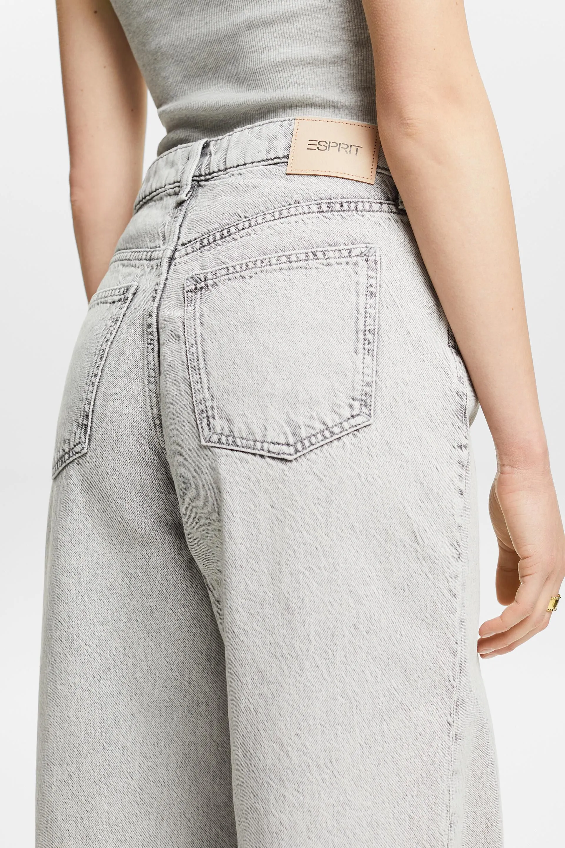 Jeans retrò a vita alta con gamba larga