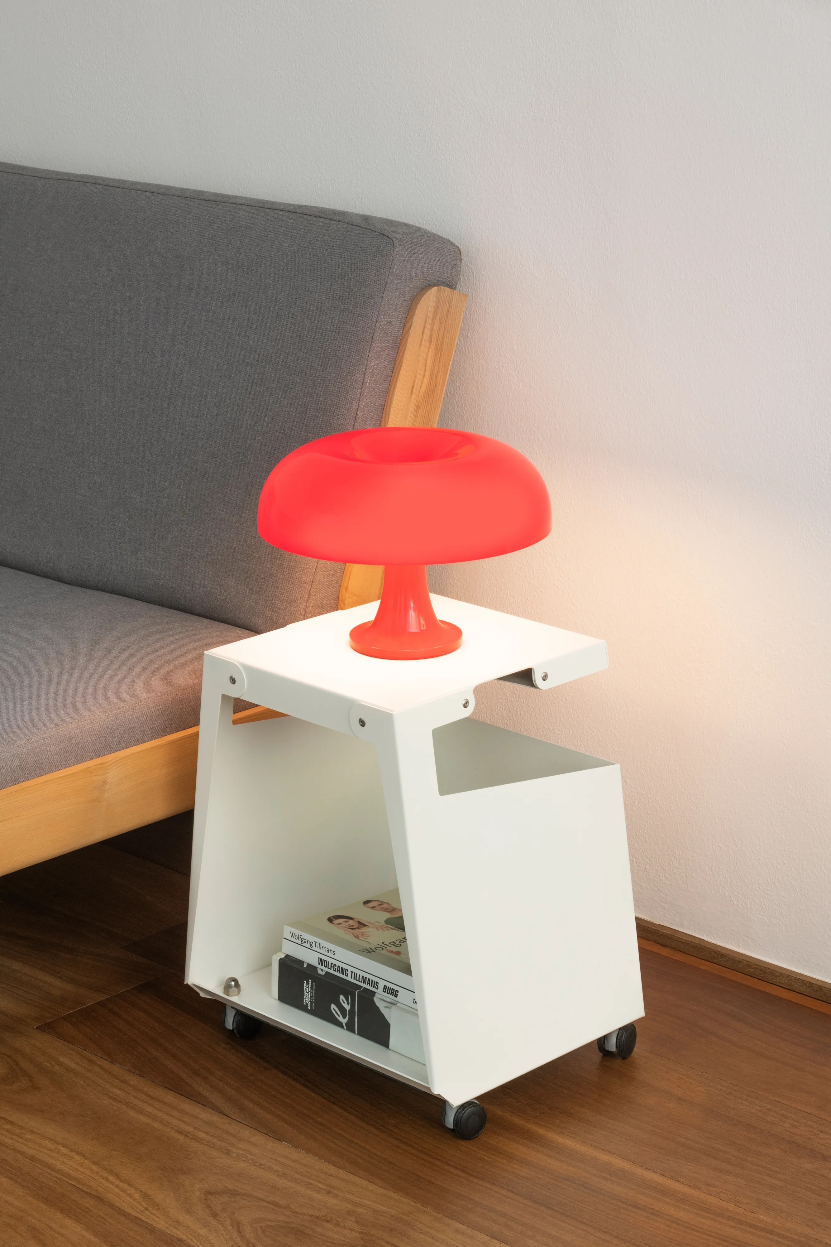 Lampada da tavolo Nessino.jh{font-size:18px}Orange
