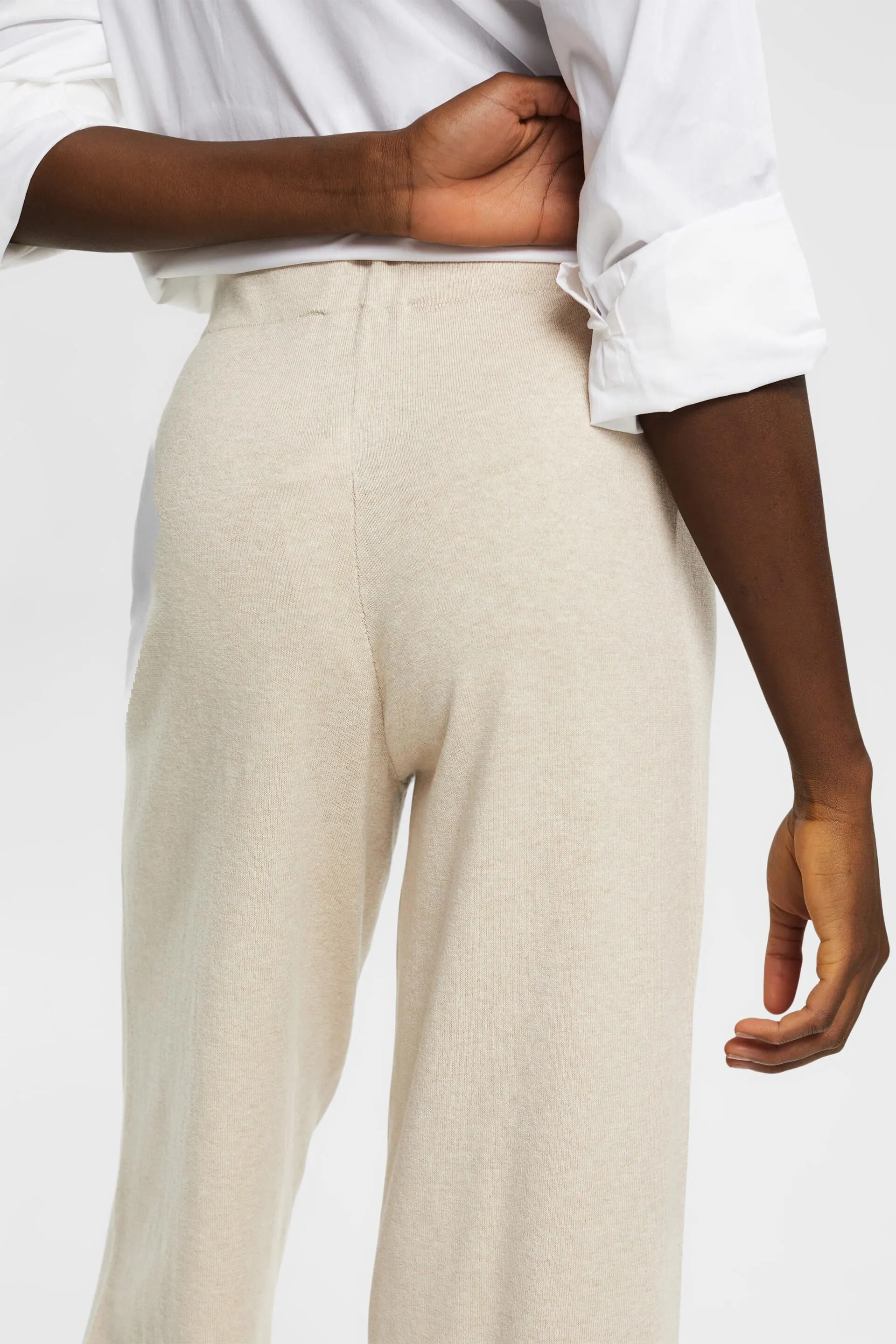 Pantaloni in maglia con vita alta e gamba larga