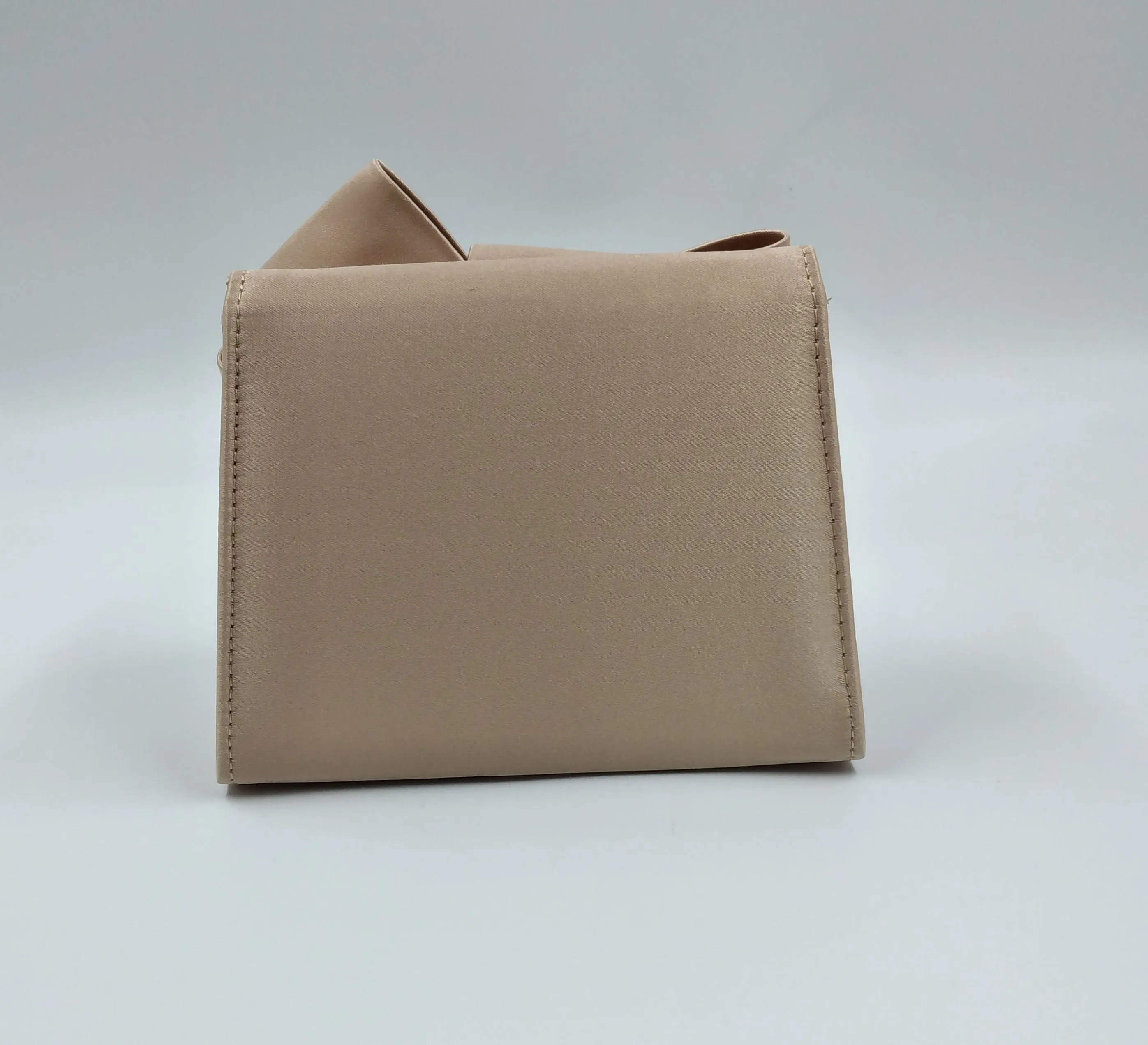 POCHETTE CIPRIA DETTAGLIO FIOCCO