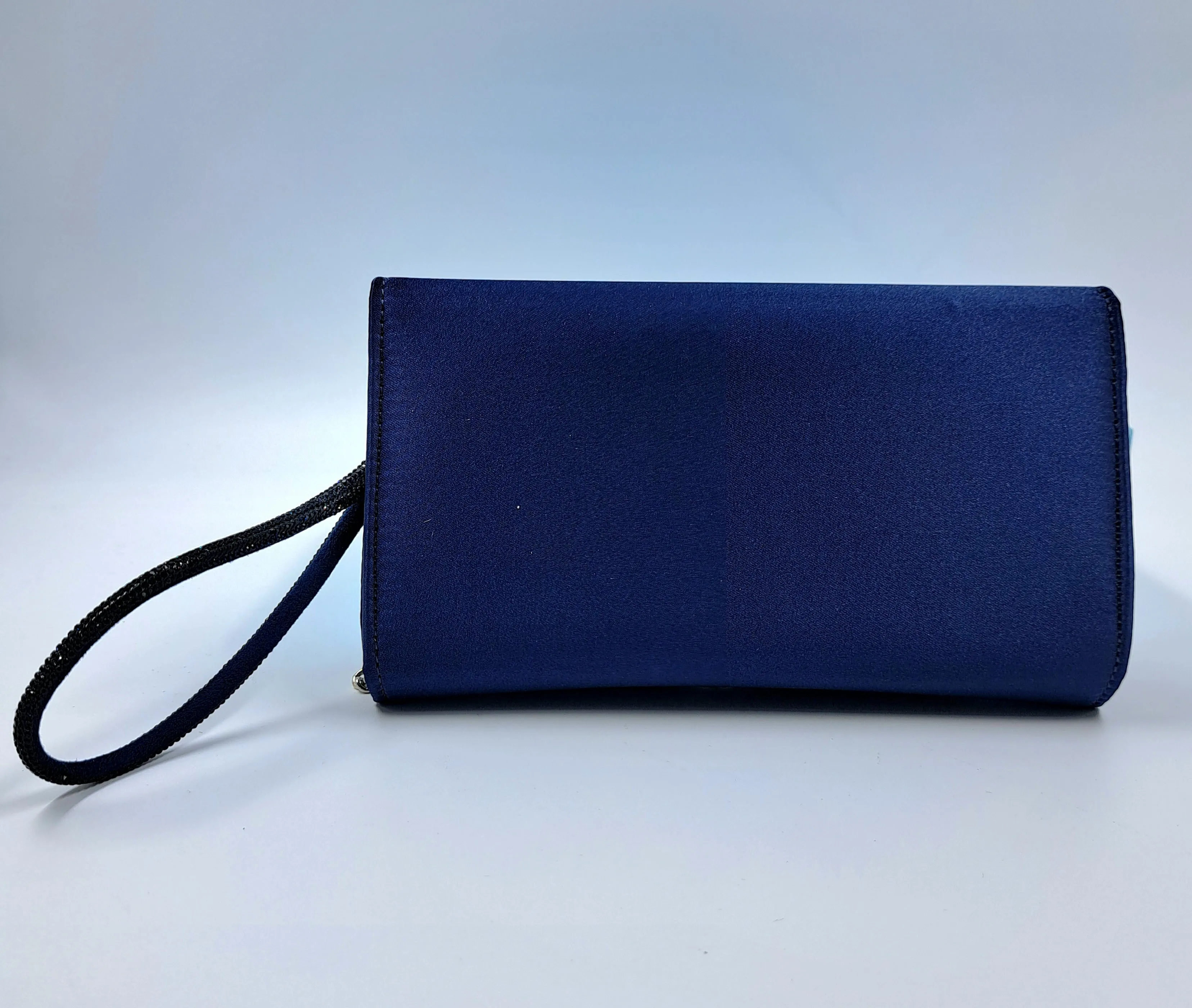 POCHETTE CON MANICO STRASS BLU