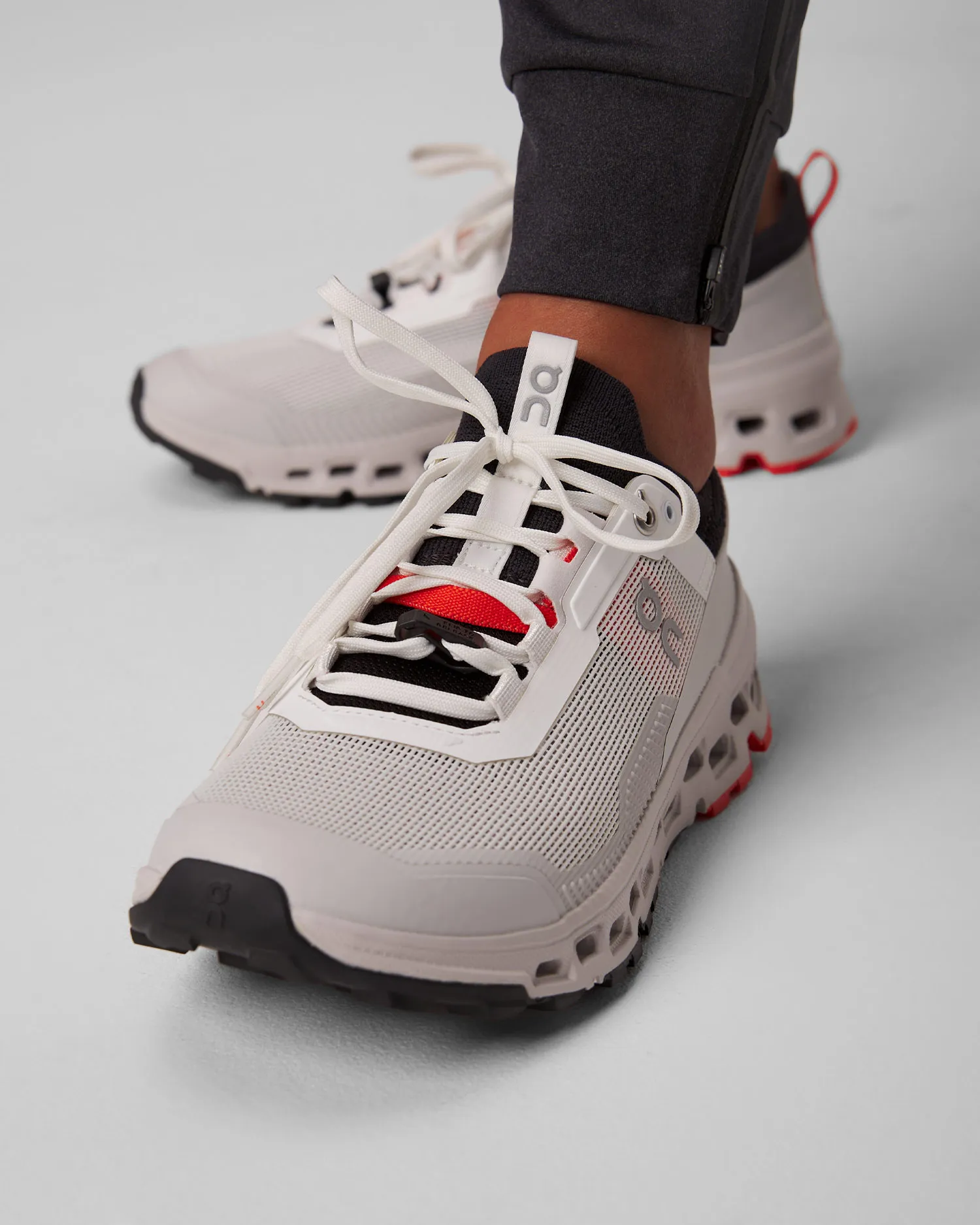 Scarpe da trail da donna On Running Cloudultra 2 3WD30282852-white-wolf