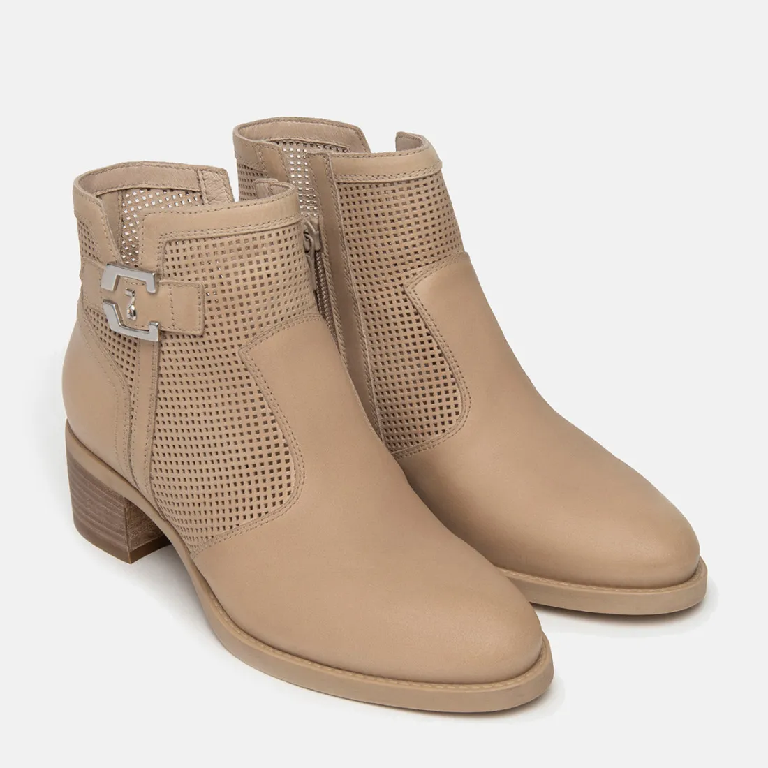 Stivaletto da donna NeroGiardini in pelle forata champagne
