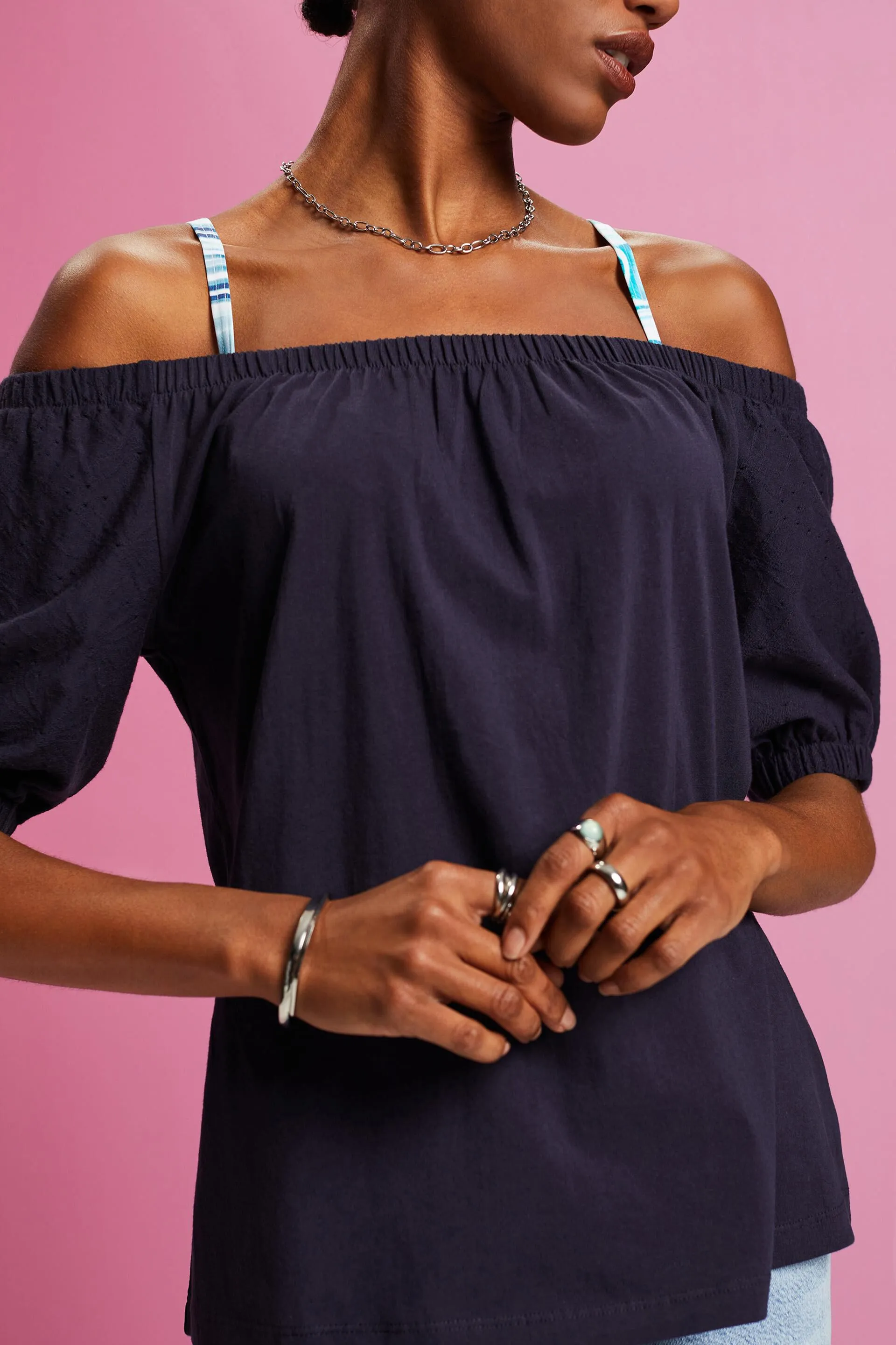 Top con spalle scoperte